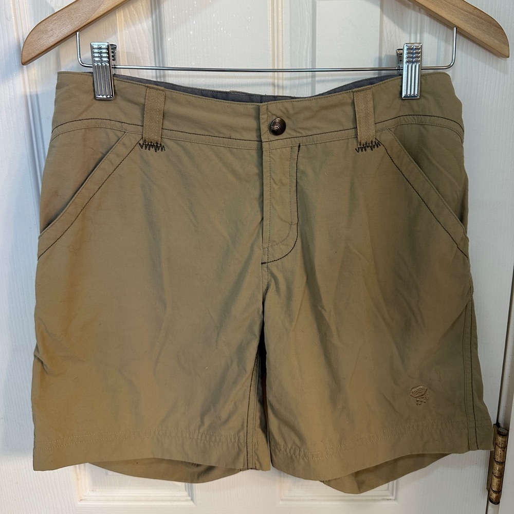 Mountain HardWear Women's Beige Shorts Hiking Camping Gorpcore 6